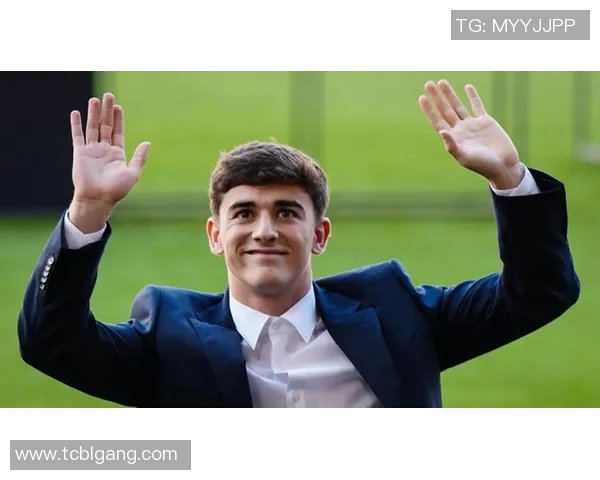 从默默无闻到世界顶尖球员 足球场上崛起的传奇之路 从默默无闻到世界顶尖球员 足球场上崛起的传奇之路